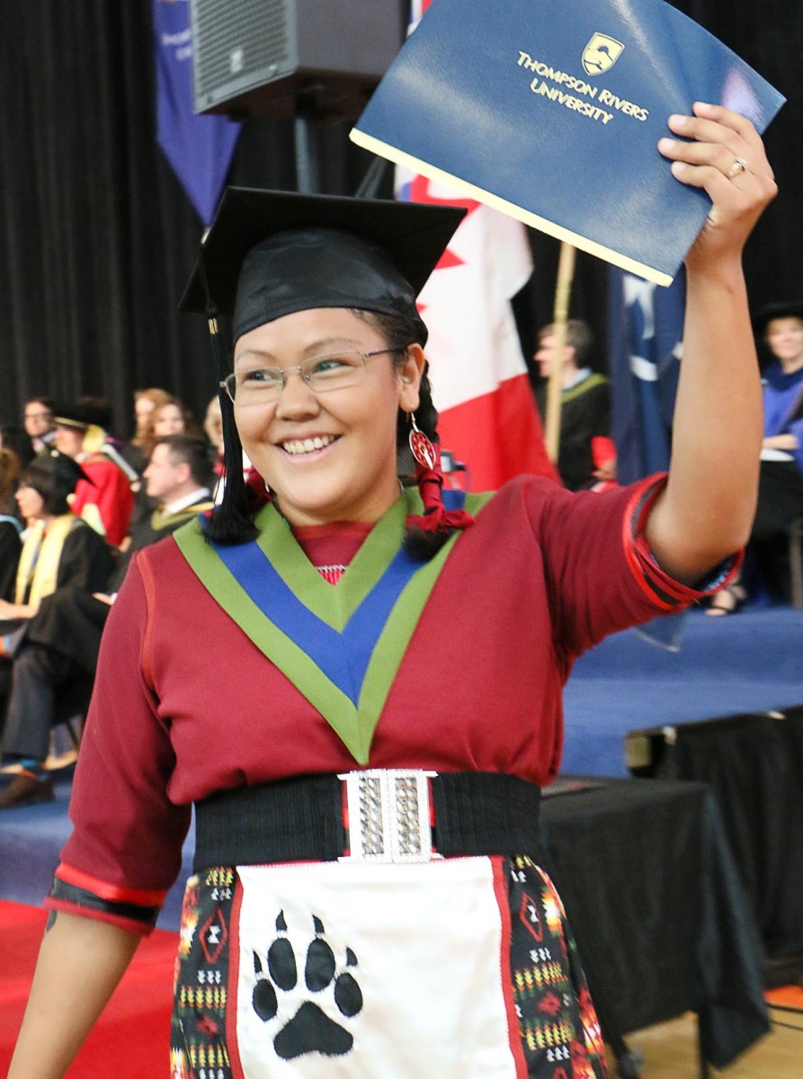 Indigenous grad Spring 2017 Convocation 