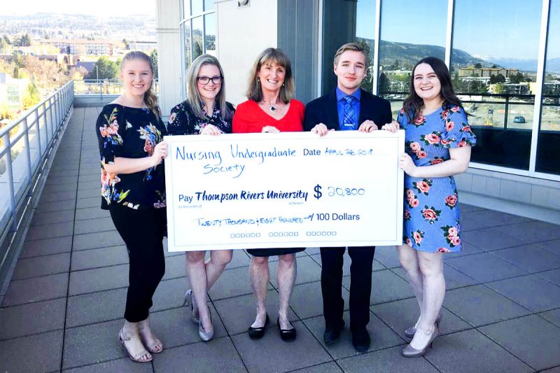Dean of the School of Nursing, Donna Murnaghan, is joined by NUS members Mackenzie Byers, Gabrielle Fisher, Ben Aubrey and Makenzie Vandertoolen.